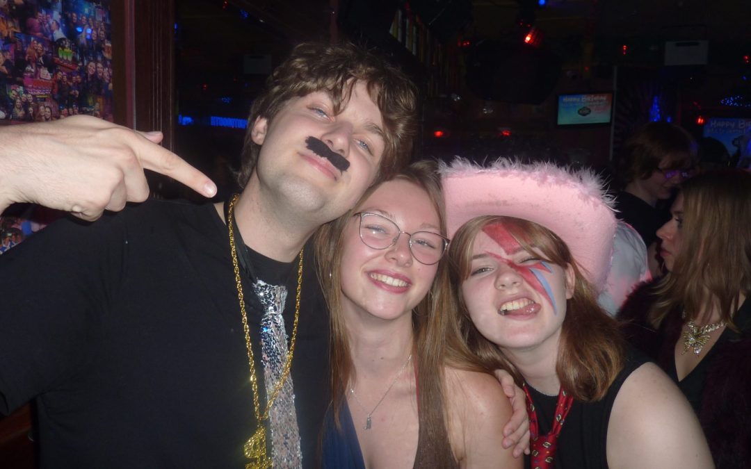 “Dress as your Idol”-borrel 2026